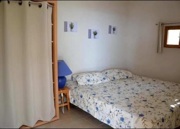 Maison Atypique Rondinara, La Combe Verte Hébergement de vacances Bonifacio (Corsica)
